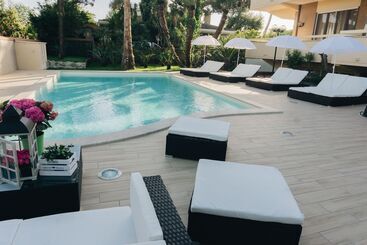تختخواب و صبحانه Resort La Magnolia