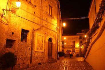 مسافرخانه Albergo Diffuso Borgo Dei Greci