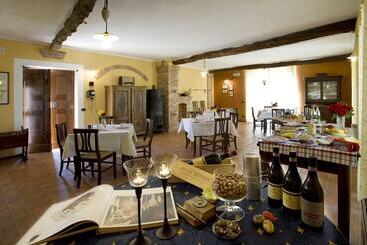 هتل روستایی Agriturismo Cascina Monchiero