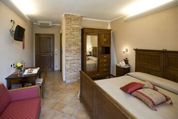 هتل روستایی Agriturismo Cascina Monchiero
