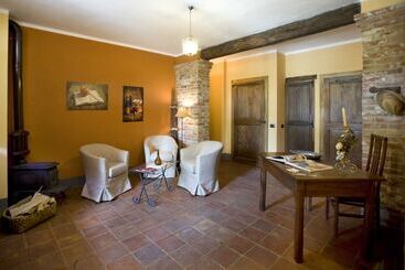 هتل روستایی Agriturismo Cascina Monchiero
