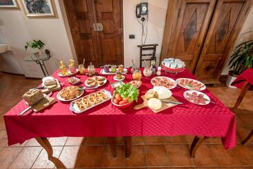 هتل روستایی Agriturismo Cascina Monchiero