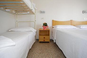 هتل Serafini Misano Adriatico