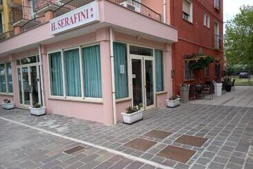 هتل Serafini Misano Adriatico