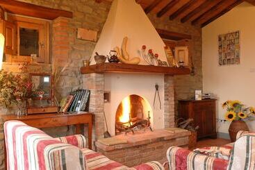 هتل روستایی Agriturismo Casale Della Torre