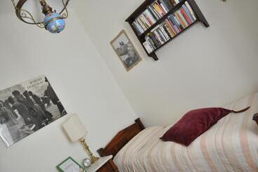 تختخواب و صبحانه Il Ciottolo