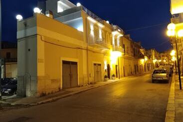 Domus Al Corso B&b