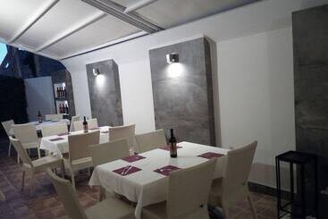 Domus Al Corso B&b