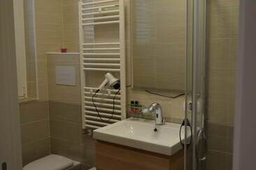 Domus Al Corso B&b