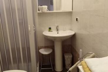 Domus Al Corso B&b