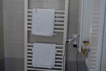 Domus Al Corso B&b