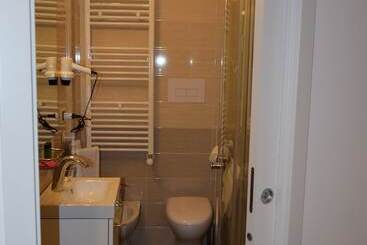 Domus Al Corso B&b