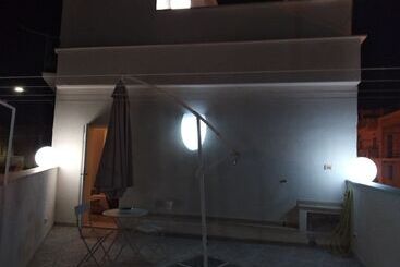Domus Al Corso B&b