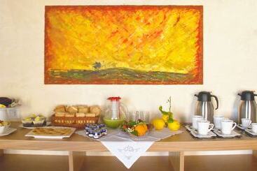 تختخواب و صبحانه Casa Miqvà   Rooms In Shared Apartment