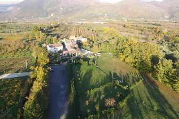 بيت ريفى Borgo Patierno