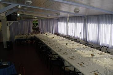 هتل Centro Vacanze Camping Spinnaker