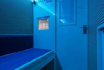 هتل Resting Pods Zzzleepandgo Bgy Airport