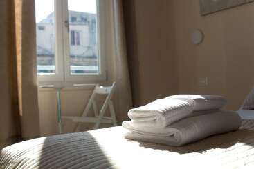 پانسیون Emily Rooms