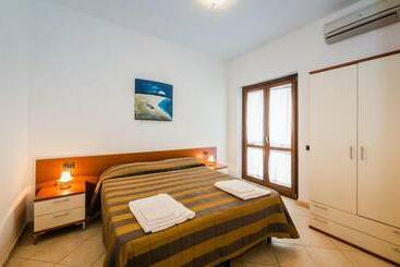 اقامتگاه Villaggio Punta Alice Srl