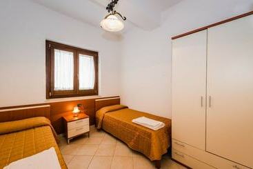 اقامتگاه Villaggio Punta Alice Srl