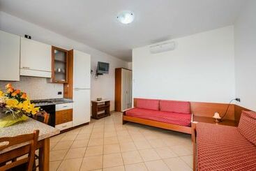 اقامتگاه Villaggio Punta Alice Srl