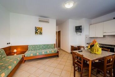 اقامتگاه Villaggio Punta Alice Srl