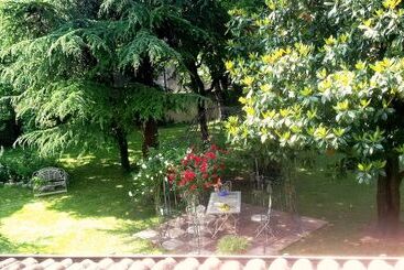 تختخواب و صبحانه Fiori Di Maggio