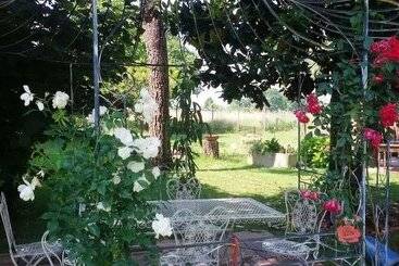 تختخواب و صبحانه Fiori Di Maggio