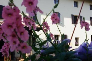 تختخواب و صبحانه Fiori Di Maggio