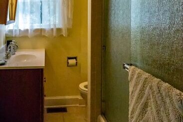 تختخواب و صبحانه Maple Springs Lake Side Inn