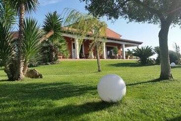 تختخواب و صبحانه Musa Sea Lodge