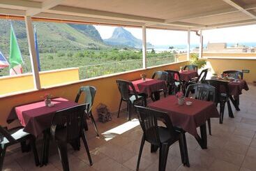 تختخواب و صبحانه Triskell Camere & Relax