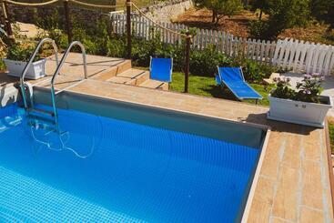تختخواب و صبحانه Trulli Donna Isabella