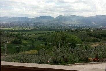 تختخواب و صبحانه La Collina Del Sagrantino