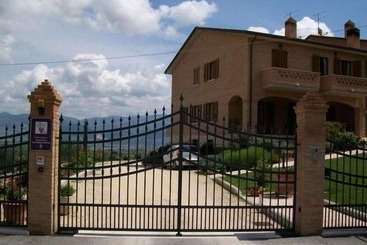 تختخواب و صبحانه La Collina Del Sagrantino