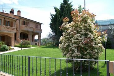 تختخواب و صبحانه La Collina Del Sagrantino