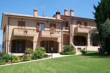 تختخواب و صبحانه La Collina Del Sagrantino