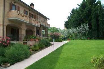 تختخواب و صبحانه La Collina Del Sagrantino