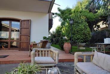 تختخواب و صبحانه Casa Degli Ulivi Etna