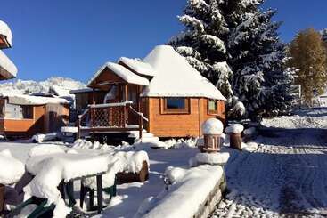 هتل Dalailama Village