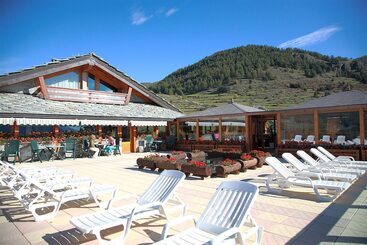 هتل Dalailama Village