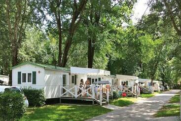 هتل Isamar Holiday Village