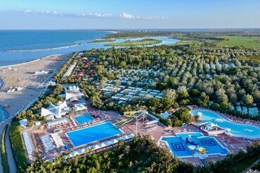 هتل Isamar Holiday Village