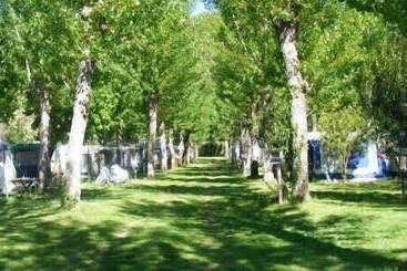 هتل Parco Del Lago Glamping & Lodges