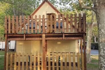هتل Parco Del Lago Glamping & Lodges