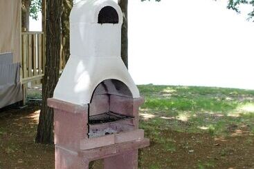 هتل Parco Del Lago Glamping & Lodges