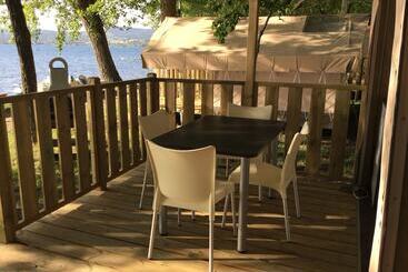 هتل Parco Del Lago Glamping & Lodges