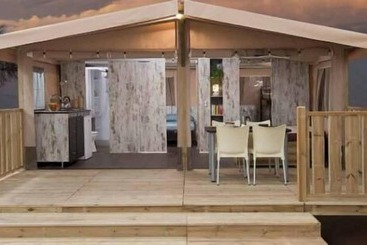 هتل Parco Del Lago Glamping & Lodges
