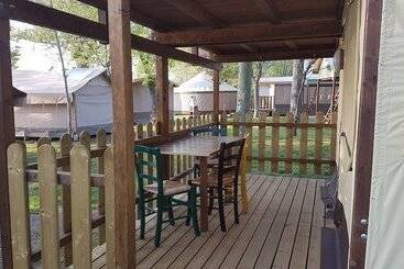 هتل Parco Del Lago Glamping & Lodges