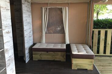 هتل Parco Del Lago Glamping & Lodges